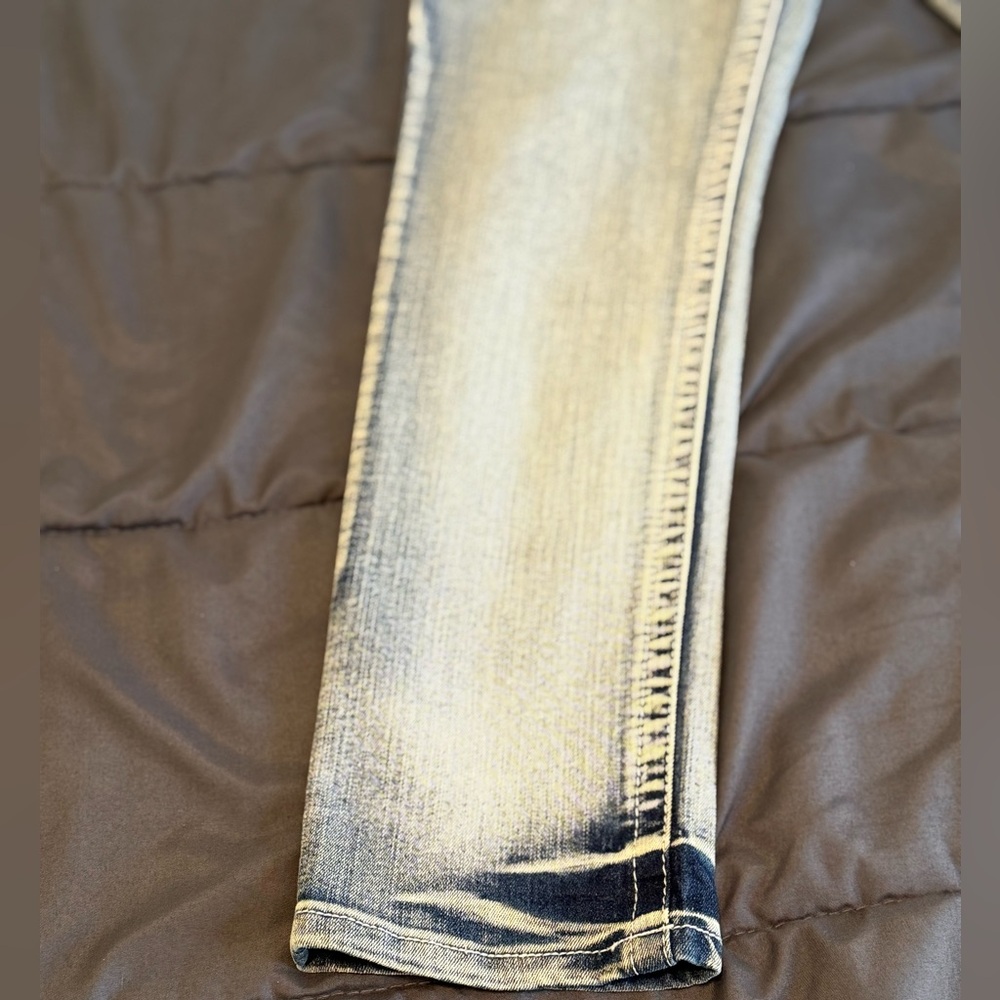 Rue21 Woman’s 11/12 Mid-Rise Skinny Jeans! - Picture 3 of 9